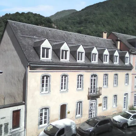 Avec Vue Sur Montagne A Luz-saint-sauveur, 32m² + Terrasse *