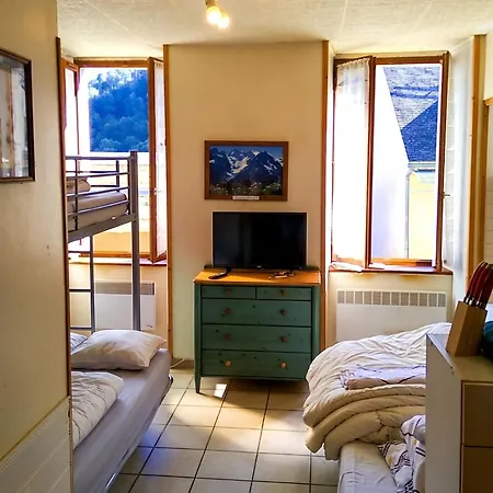 Avec Vue Sur Montagne A Luz-saint-sauveur, 32m² + Terrasse