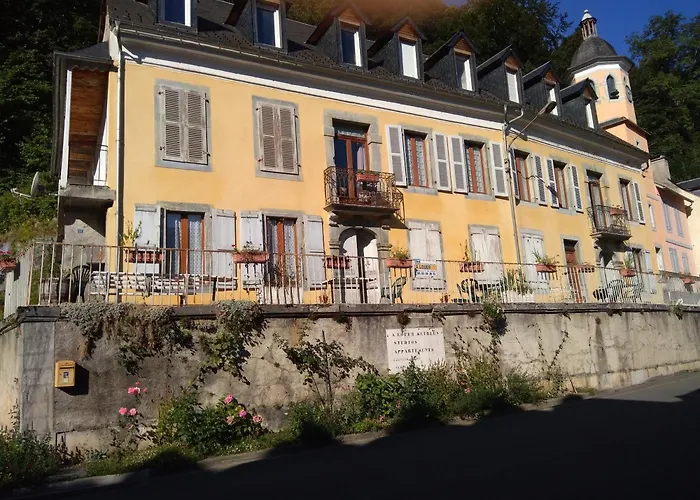 Avec Vue Sur Montagne A Luz-saint-sauveur, 32m² + Terrasse Апартаменты